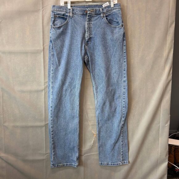 Wrangler Men’s Size 34x32 Blue Relaxed Fit Jeans Classic Straight Leg Casual - Picture 1 of 8